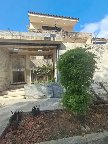 Mc Vende Casa Amplia Para Remodelar En Urbanismo Cerrado En El Bosque - Elc-167