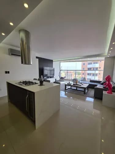 Yasmin Roa Vende Espectacular Apartamento En Sevilla Real, Con Planta 100% Cod 30404