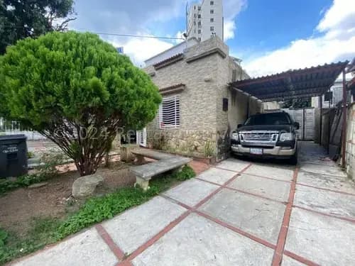 Casa En Venta | 319 M2 | Para Remodelar | 10 Puestos | En Los Palos Grandes Jrz 26-7739