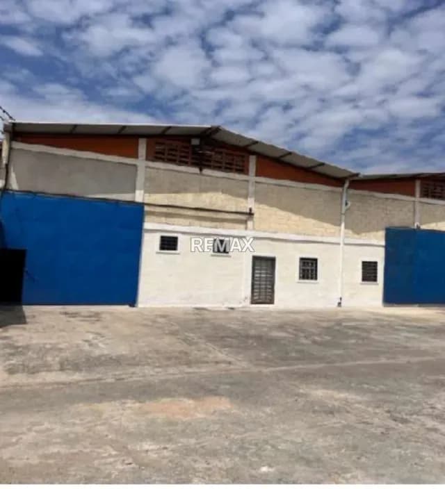 Alquiler de Galpon Comercial, ubicado en Centro Empresarial La Guaricha II, Morita I.