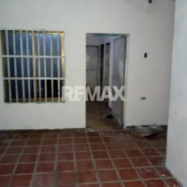 Casa y Local Comercial. Oportunidad de Inversion