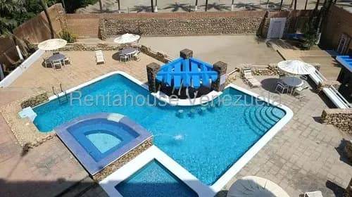 Julio Latouche 26-21655 Apartamento En Alquiler Tucacas Falcon, Amplio, Cómodo, Vista Al Mar, Planta Eléctrica 100% Y Pozo De Agua, Hermosas Areas De Recreación.