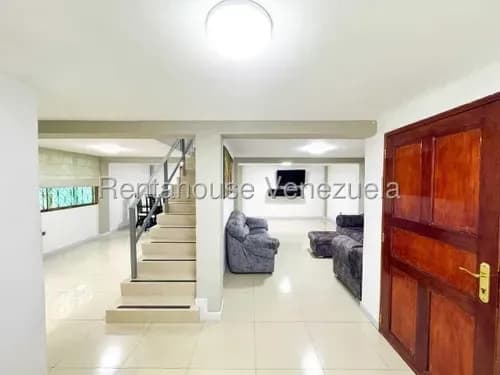 Hermosa Casa Remodelada En Venta En Coche Jr