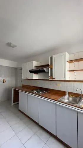 Grey Zuloaga De Inzitu Realtors Alquila Apartamento En Valles De Camoruco Residencias El Nogal Solo Clientes Directos