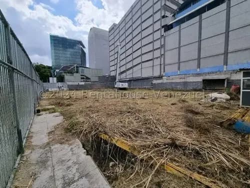 Venta De Terreno De 1273 M2 En Calle Orinoco De Las Mercedes, Zonificación V6-ct. 24-23369
