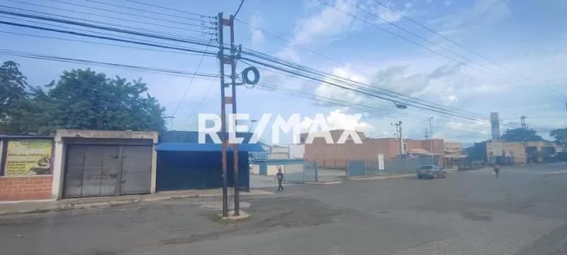 LOCAL COMERCIAL EN ALQUILER EN LOS JARALES SAN DIEGO EN PLENA AV. JULIO