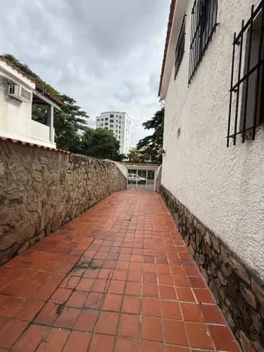 Casa En Venta Prebo Valencia Calle Cerrada. Cerca De Zona Comercial, Colegios, Bancos, Gimnasio Y Fácil Acceso. Dapo
