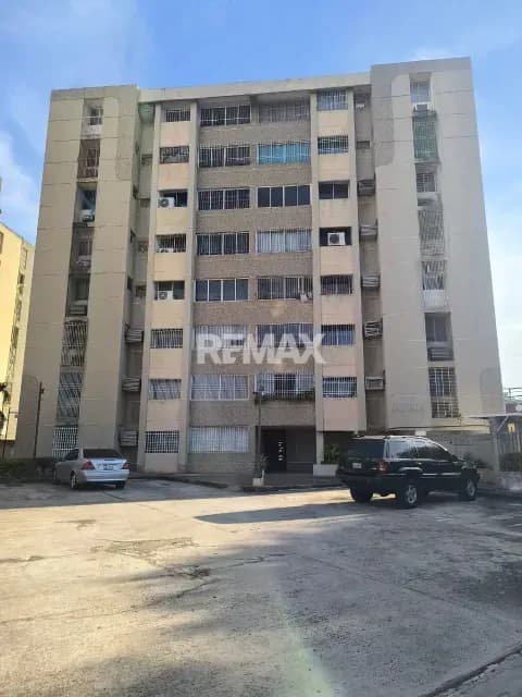 ALQUILO APARTAMENTO EN LA PARAGUA