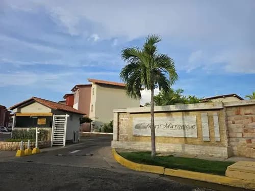 Townhouse En Venta Villas Martinique Lechería Anzoátegui