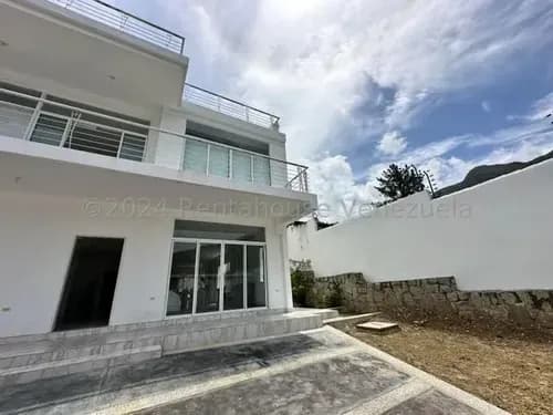 Casa Remodelada En Venta Moderna Urb El Castaño Maracay Negociable Db 24-28495