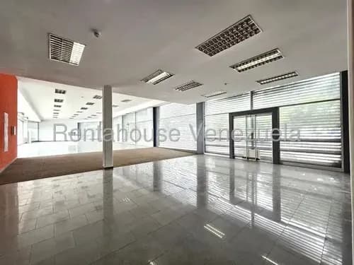 Maribel Morillo Asesor Inmobiliario De Rentahouse Alquila Espectacular Local Tipo Concesionario Ideal Para Exhibicion De Mercancia Ubicado En Via Principal De La Zona Industrial De Barquisimeto Lara
