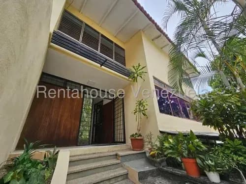 Casa En Alquiler, Ubicada En Colinas De Bello Monte, Mls 25-8955