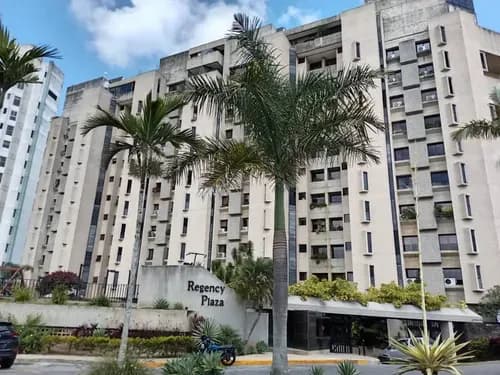 Apartamento. Venta. Los Naranjos. 226 M2. Edificio Regency Plaza