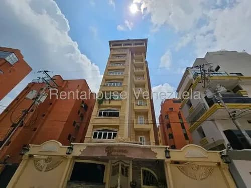 Se Vende Apartamento De Lujo En La Urbanizacion El Bosque Maracay 25-22264 Mmarin