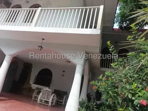 Martha Peña. Rah Vende Acogedora Y Espaciosa Casa En El Limón, Sector Niño Jesús. Mps 25-14251