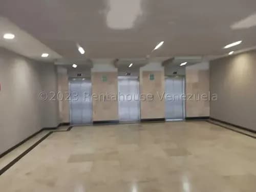 Potencial Oficina En Alquiler En Cerro Verde Mls #23-28042