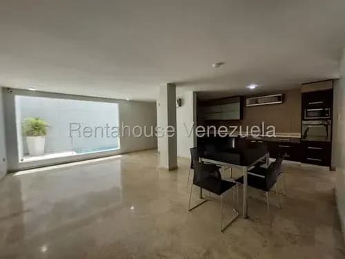 Casa En Alquiler En Urb El Portal Sector Canta Claro