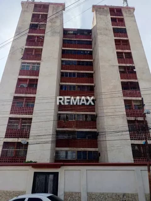 Apartamento en edif. San Simón, Pomona