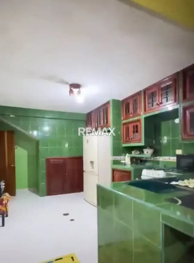 ¡EN VENTA! Casa de 2 plantas en Urb. El Country La combinación perfecta de espacio, comodidad y ubicación exclusiva.