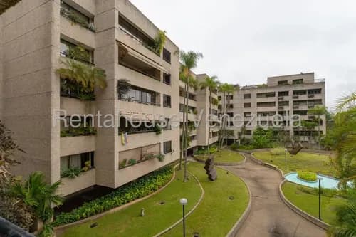 Este Hermoso Y Lujoso Apartamento Esta Ubicado En Las Faldas Del Majestuoso Avila . Urb. Sebucan