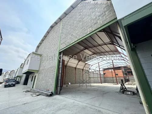 # 26-17229 Venta Galpón De 1139 Metros Cuadrados Con Área De Oficinas En Complejo Industrial Zona Industrial 2 Barquisimeto,lara Gm \\