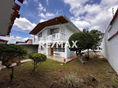 Casa en venta en Calle Blanquizal, Altos de Pirineos, San Cristóbal, Táchira, 5001, VEN - $210k