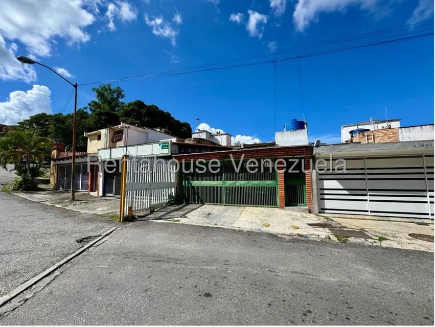 Casa (Multipes Niveles) en Venta en Lomas de La Trinidad, Distrito Metropolitano