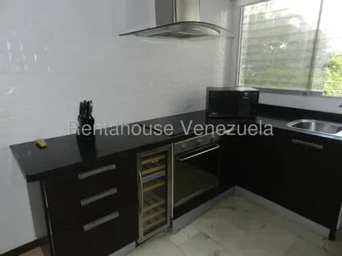 Apartamento En Alquiler Amoblado Con Seguridad Las 24 Horas En La Alameda #26-19638 Magaly