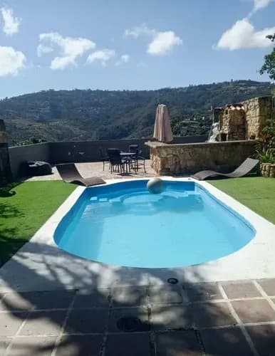(#5011) Quinta De 700 M2 En Santa Ana - Caracas