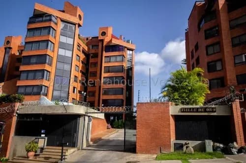 Apartamento ( Remodelado / Equipado ) Venta Colinas De Valle Arriba ( Resd. Valle De Oro ) Mls - 26-14308