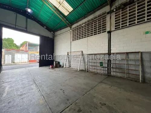 Galpón En Venta En La Coromoto Maracay Con 1090 M De Terreno Y Galpón Excelente Para Tu Punto Comercial Depósito Operación De Pequeña Empresa Nela 26-5304