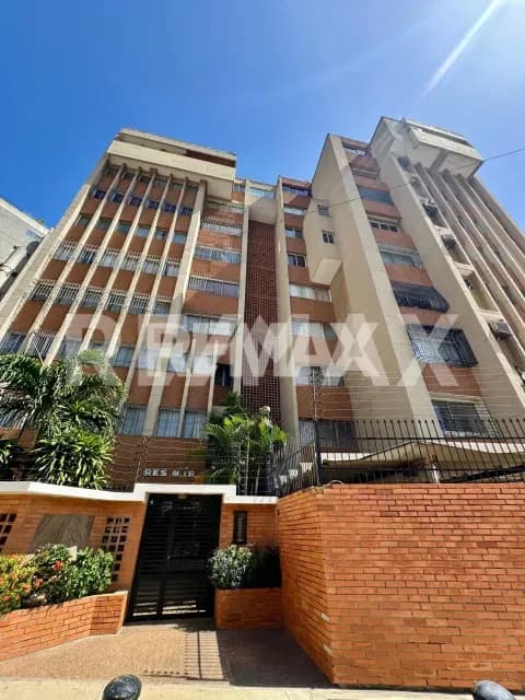 APARTAMENTO EN VENTA EN EL EDIFICIO RES MAR, SECTOR PARAISO