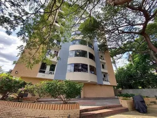 Penthouse En La Increíble Zona De Mañongo, Res. Magnolia Plaza. Pisos De Porcelanato. 4 Puestos De Estacionamiento.