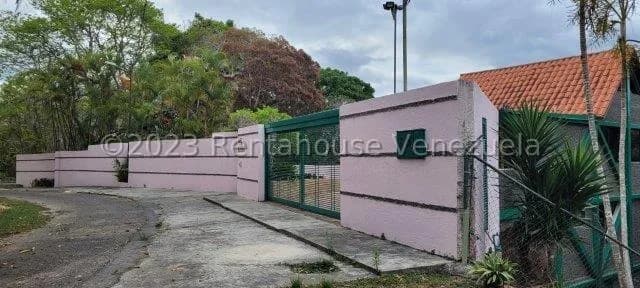 Casa (Multipes Niveles) en Venta en Karimao Country, Distrito Metropolitano