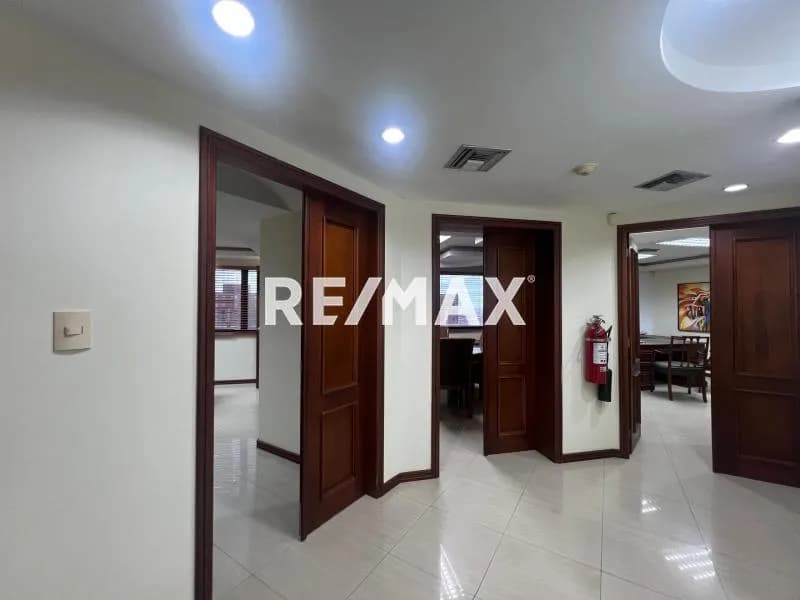 Se Alquila Oficina en Av. Alirio Ugarte Pelayo, Centro Comercial Petroriente, Tipuro, Maturín, Estado Monagas