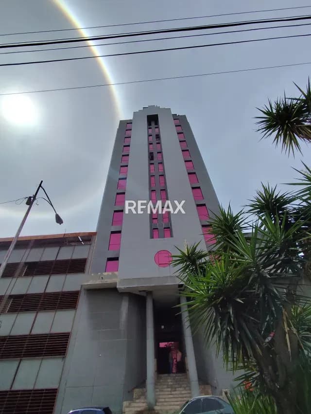 VENDO OFICINA EN TORRE SEGUROS LOS ANDES, AVENIDA MIRANDA