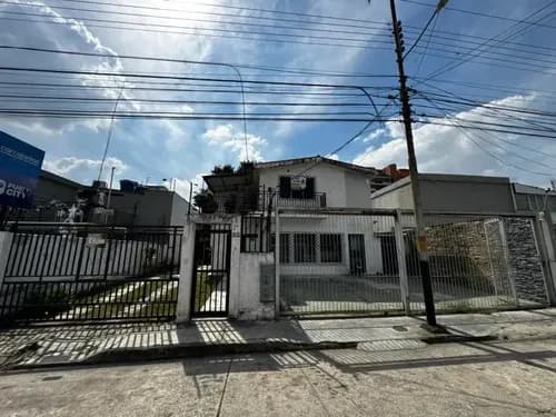 Anny Cuevas Y Manuel Sarabia Inziturealtors Venden Casa Con Potencial Comercial En La Urbanización Carabobo Valencia Solo Cliente Directo