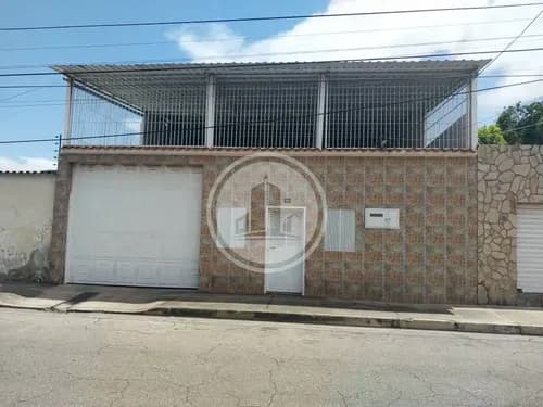 Ofrece Y Promociona La Venta De Una Amplia Y Cómoda Casa De Oportunidad Ubicada En Sector Barrio Lourdes 015js