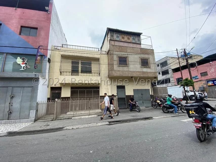 Casa (Multipes Niveles) en Venta en Catia, Distrito Metropolitano