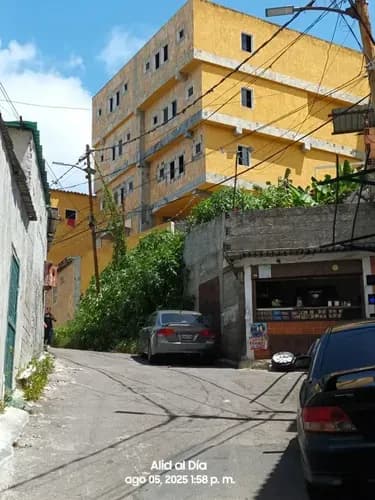 Edificio Comercial Los Teques