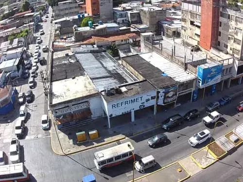En Venta Local Comercial En La Avenida Bolivar Frente A Mango Bajito De Valencia Ns
