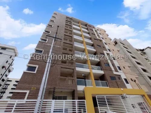 Unico Penthouse En Venta En La Soledad Disponible Vista 360 Terraza Estef 26-21558