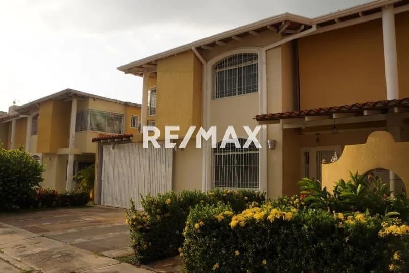 VENTA CASA EN LA URBANIZACION VILLA GEICAS