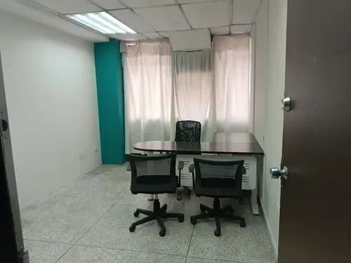 Oficina En Alquiler En Av. Lecuna Frente Teatro Mun. 71 M2, 3 Cubiculos 1 Baño Acropolis
