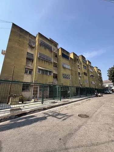 Np Vende Apartamento Práctico En Av Bolívar De Naguanagua Código 322362