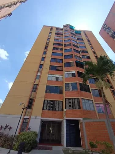 Se Vende Apartamento En Res. Tenis Garden Urb La Granja Naguanagua Carabobo. 76 M2 3 Habitaciones 2 Baños Sala Comedor Gavip