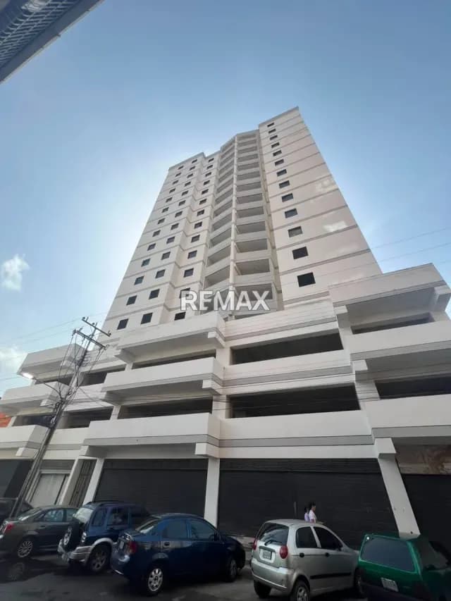 EN VENTA APARTAMENTO EN OBRA BLANCA EN EL CENTRO DE MARACAY.