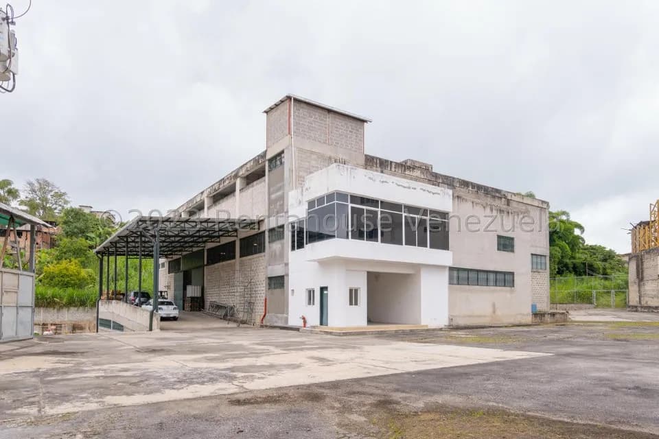 Comercial (Galpon - Deposito) en Venta en Municipio Carrizal, Miranda