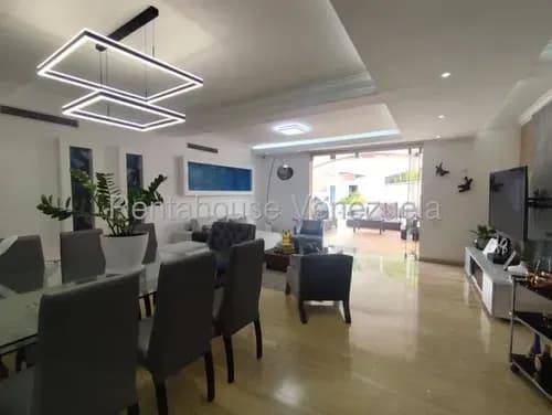 Hermosa Casa En Venta En Lomas De La Lagunita Jr