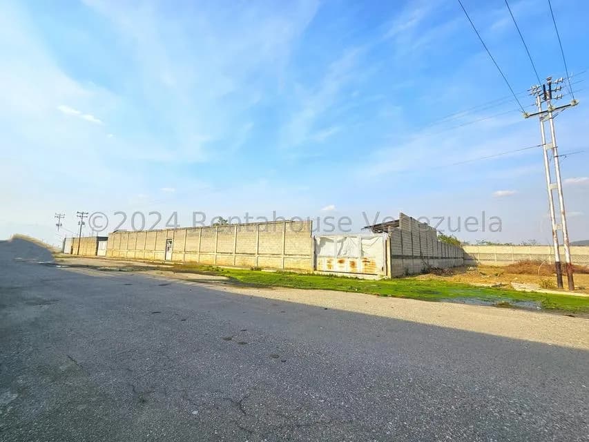 Terreno (Comercial) en Venta en La Montanita, Lara